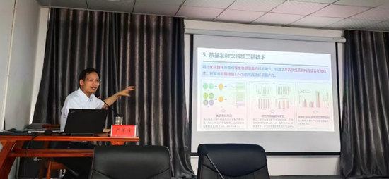 产业专家团在贵州晴隆县开展技术培训_副本.png